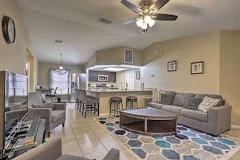 Charming Tampa Bay Hideaway: WFH Friendly!