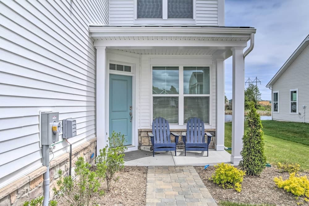 Screened Porch, Outdoor Shower: Millville Villa