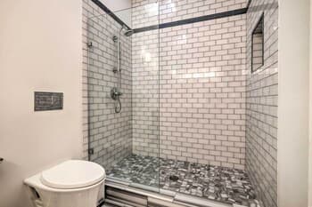 Pristine West Dover Home w/ Deck & Mountain Views!