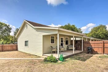 Cozy Canyon Lake Cottage: 1 Mi to Guadalupe River!