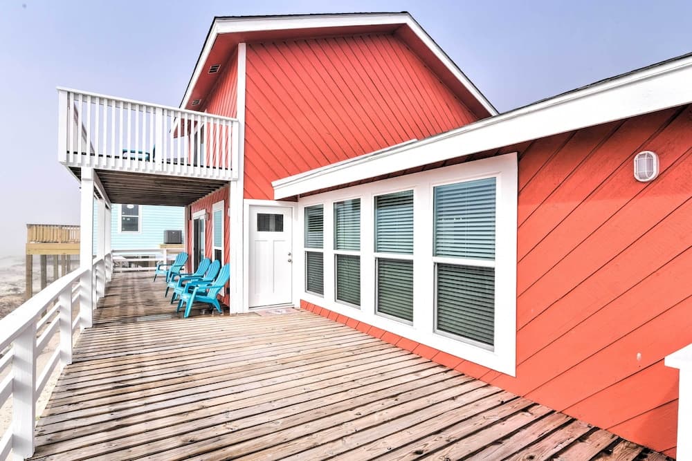 Beachfront Galveston Oasis: Balconies, Ocean View!