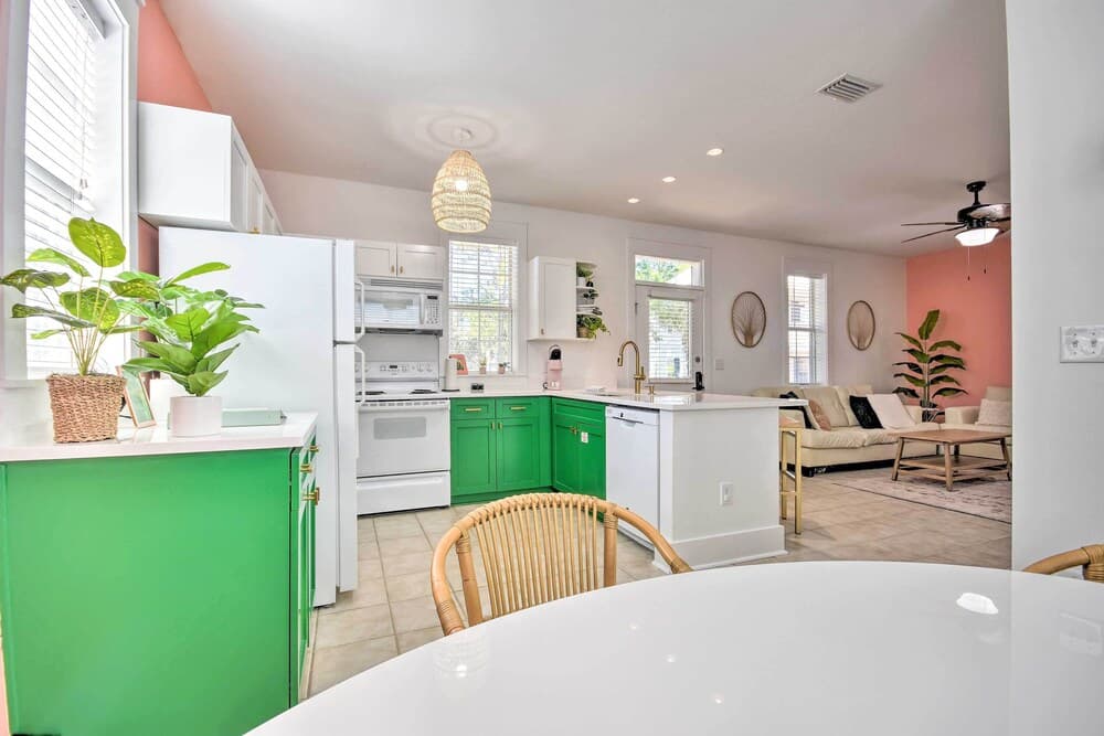 Beverly Bungalow; Easy Walk to Seagrove Beach