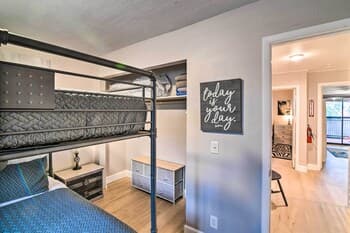 Vegas House w/ Spa, Mini Golf, Home Theater, Deck!