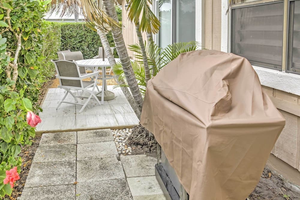 'sand Dollar' Jenson Beach Home w/ Pool Access!