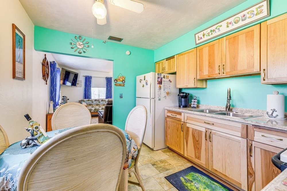 Pet-friendly Bradenton Home ~ 3 Mi to Cortez Beach
