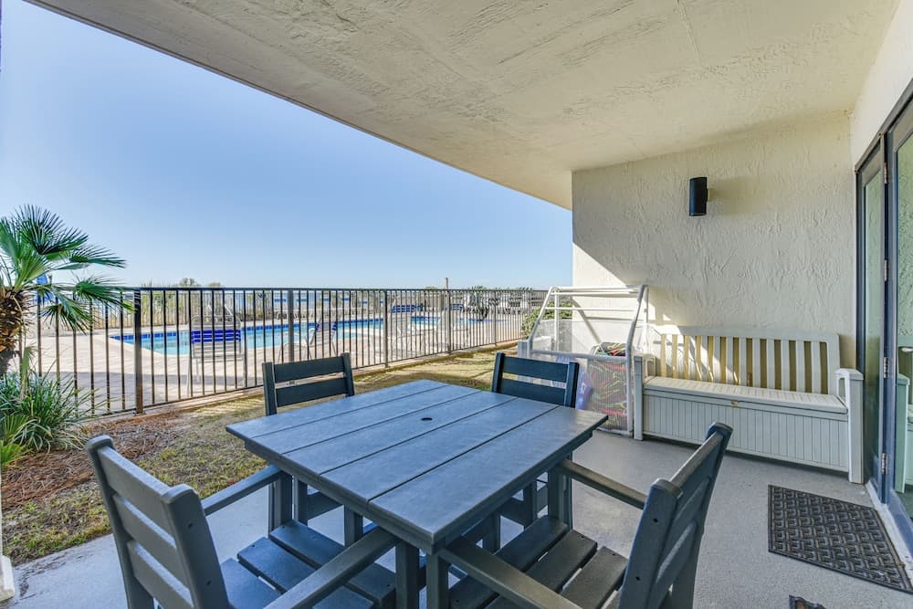 Miramar Beach Retreat - Beachfront & Poolside