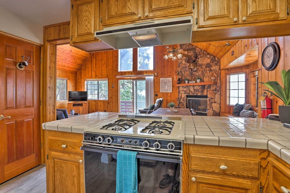 A-frame Cali Cabin w/ Unobstructed Valley Views!