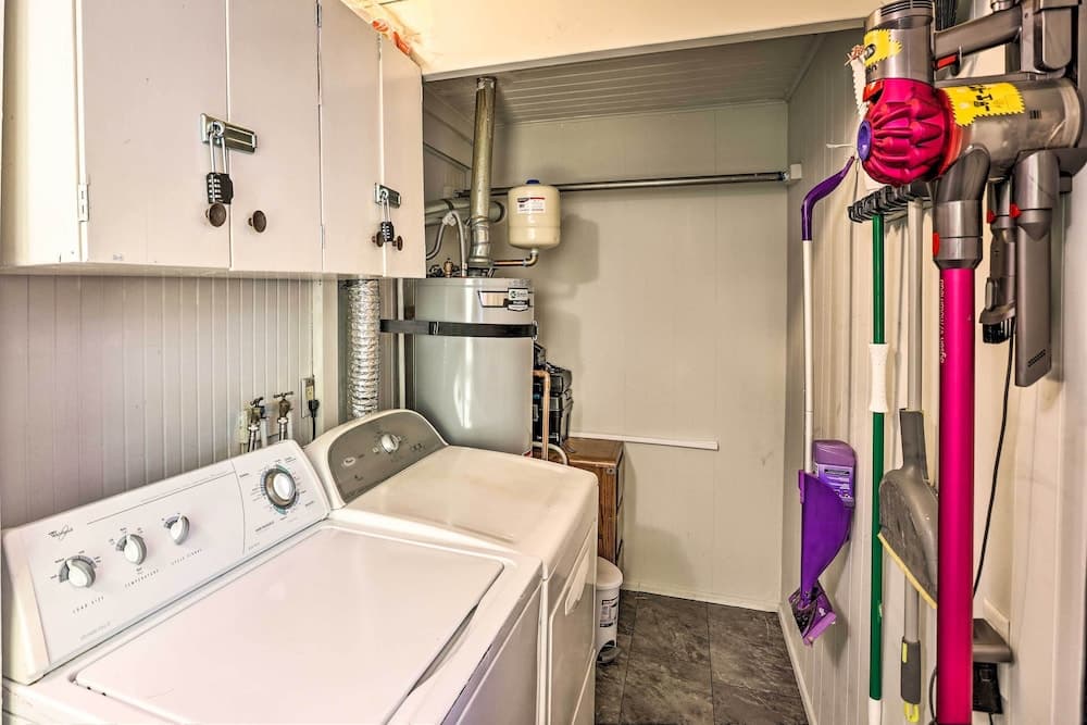 Running Springs A-frame w/ Deck & Mtn Views!