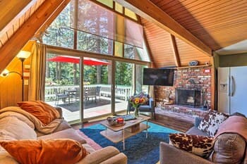 Running Springs A-frame w/ Deck & Mtn Views!