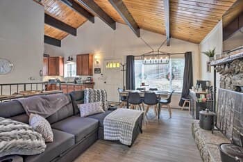 Modern Cabin w/ Game Room & Deck, Near Skiing