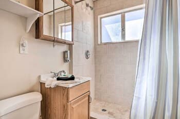 Cheerful Cabin Near Hiking & Big Bear Lake!