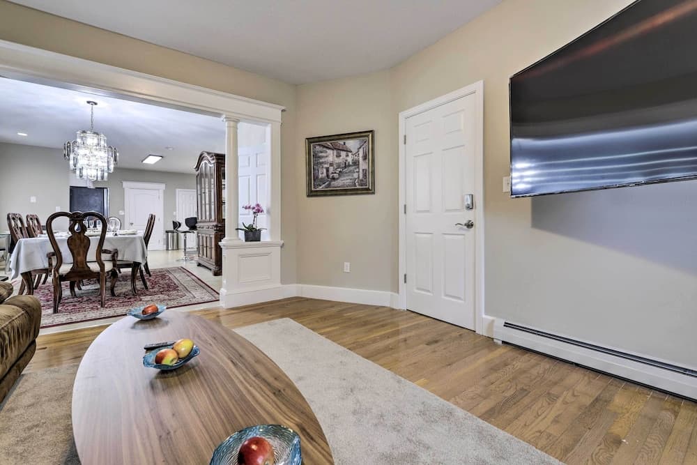 Bright Springfield Apartment w/ 2 Balconies!