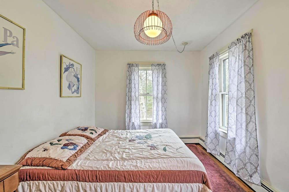 Apt on Vineyard Haven Near Nantucket Sound!