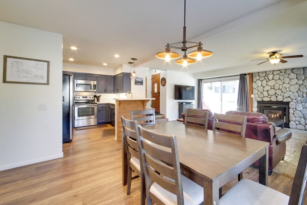 Snowcreek Resort Condo w/ Deck at Mammoth Mountain