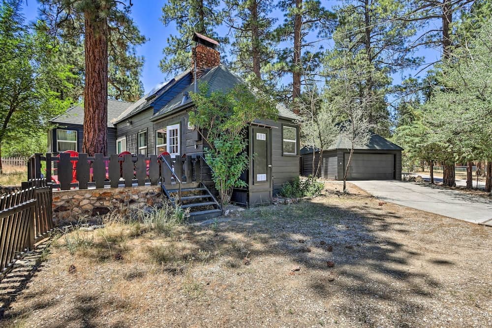 2 Mi to Big Bear Lake: Cabin w/ Game Room