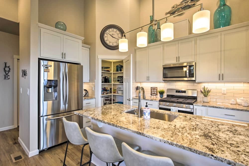 Stunning Neskowin Gem: View of Cascade Head!