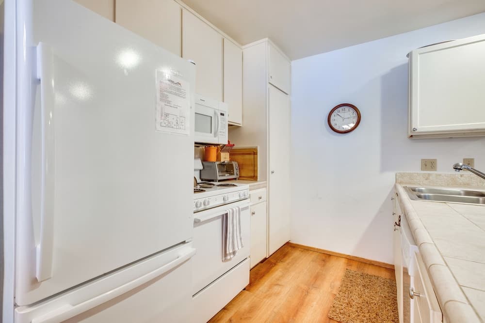 Mammoth Lakes Condo ~ 5 Mi to Mammoth Mtn!