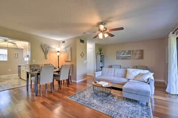 Indian Shores Townhome w/ Pool Access & Kayaks!