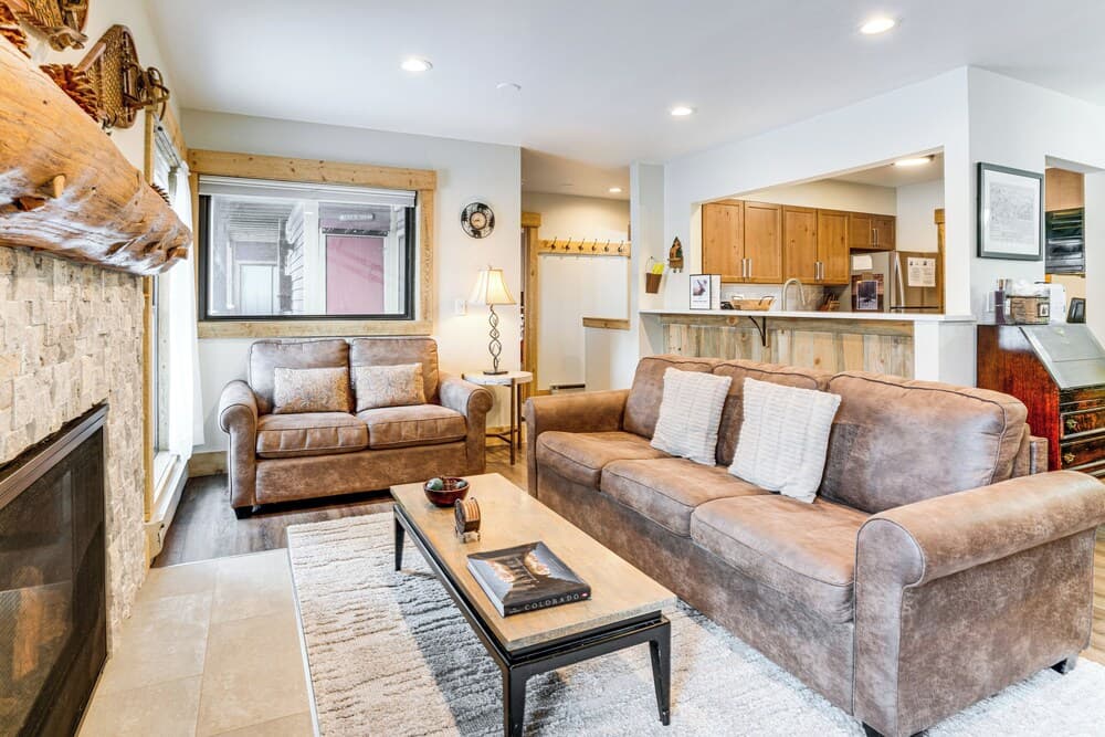 Cozy Mtn Condo: Walk to Quicksilver Lift & Dtwn!