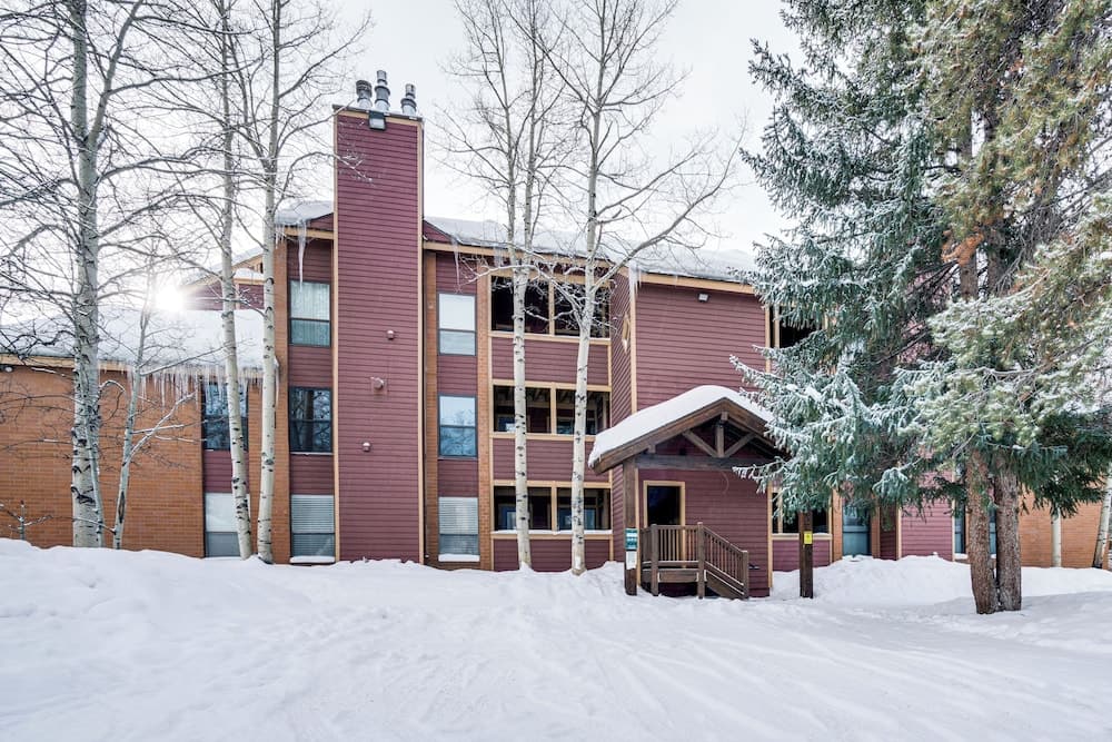 Cozy Mtn Condo: Walk to Quicksilver Lift & Dtwn!