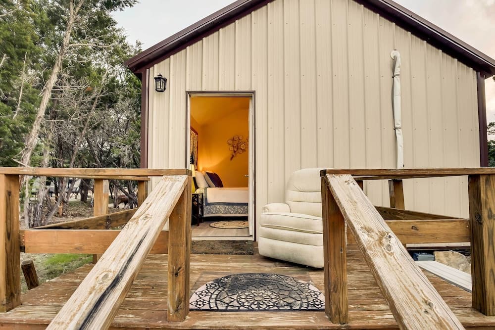 Lakehills Cabin With Fire Pit, Near Medina Lake!