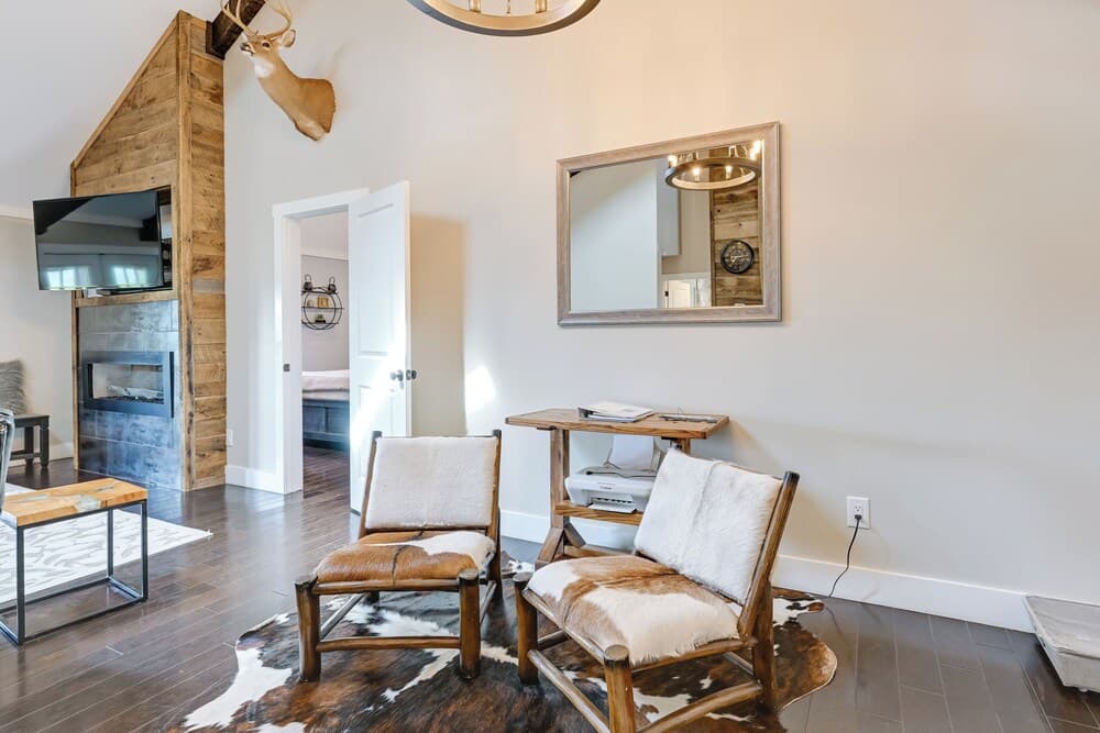 Beautiful Franklin Home w/ Bunkhouse & Hot Tub!