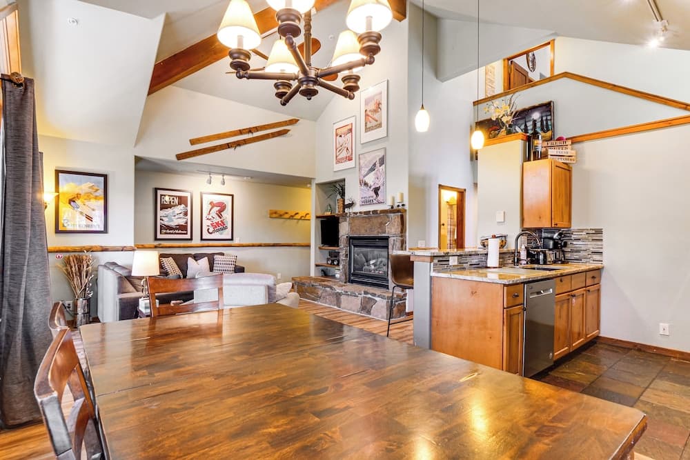 Walk to Shuttle, Lift & Main St! Breck Ski Base