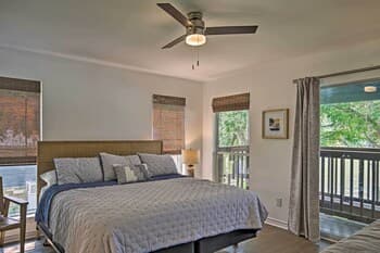 Guadalupe River Retreat: Plunge Pool, Private Yard