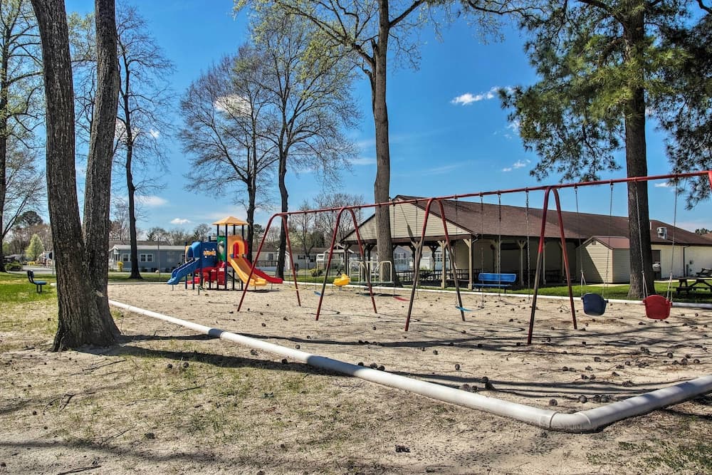 Pool Access: Dog-friendly Ocean Pines Home