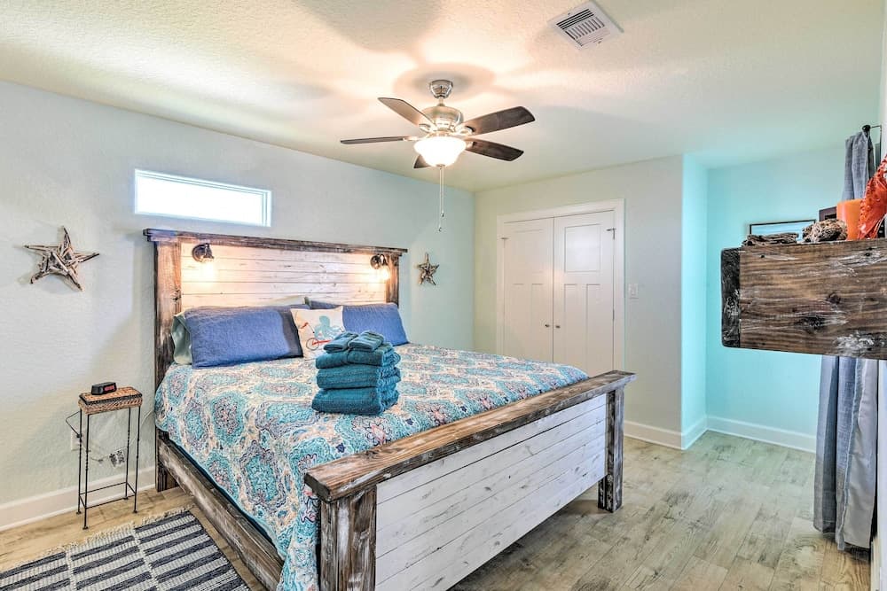 Surfside Beach Home w/ Views, Steps to Shore!