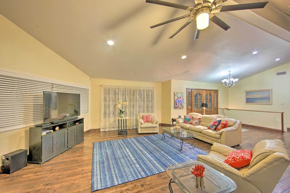 Malakoff Lakefront Home: Golf Course On-site!