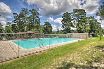 Lakefront Livingston Home w/ Community Pool!