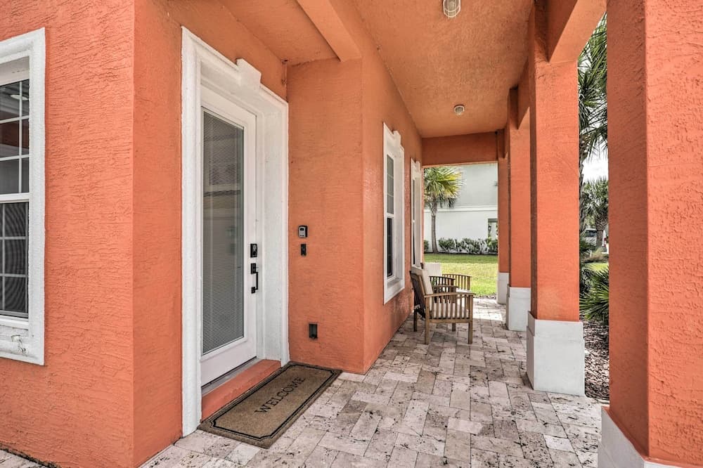 Palm Coast Oasis w/ Pool: Steps to Cinnamon Beach!