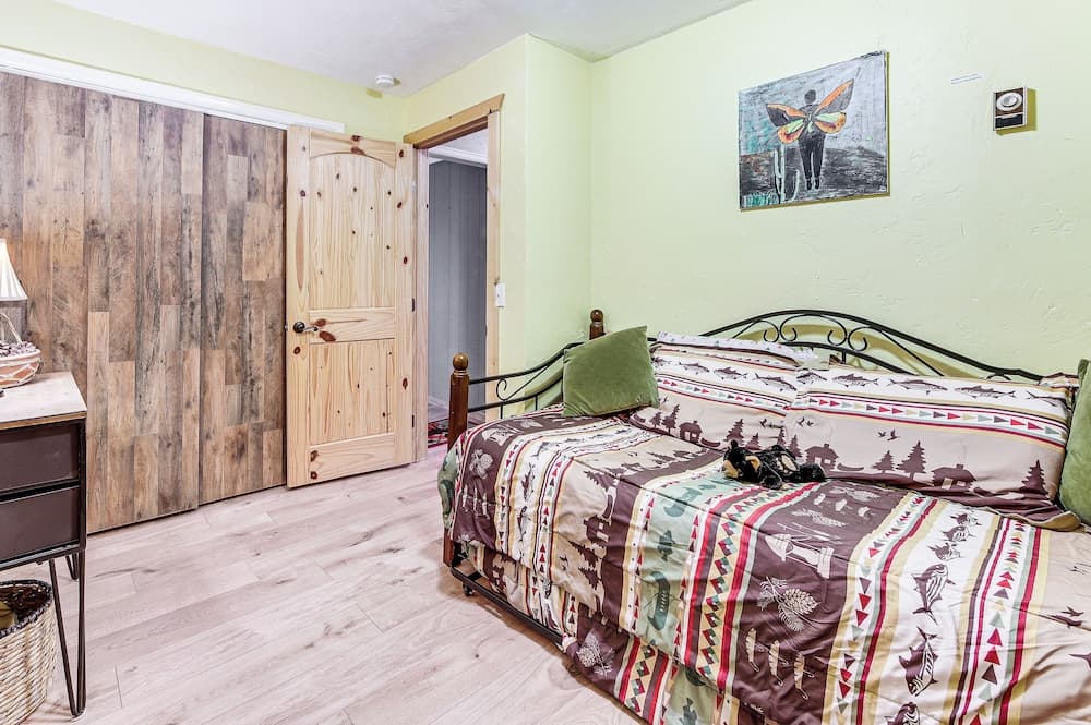 Balcony, Fire Pit & Grill: Grand Lake Retreat!