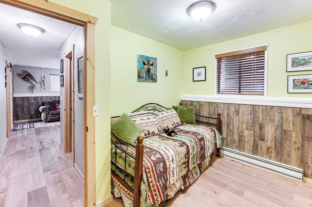 Balcony, Fire Pit & Grill: Grand Lake Retreat!