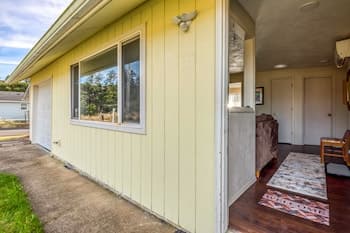 Shore Delight: Waldport Home + Deck, Walk to Beach