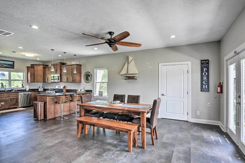 Secluded Seabrook Waterfront Home w/ Patio!