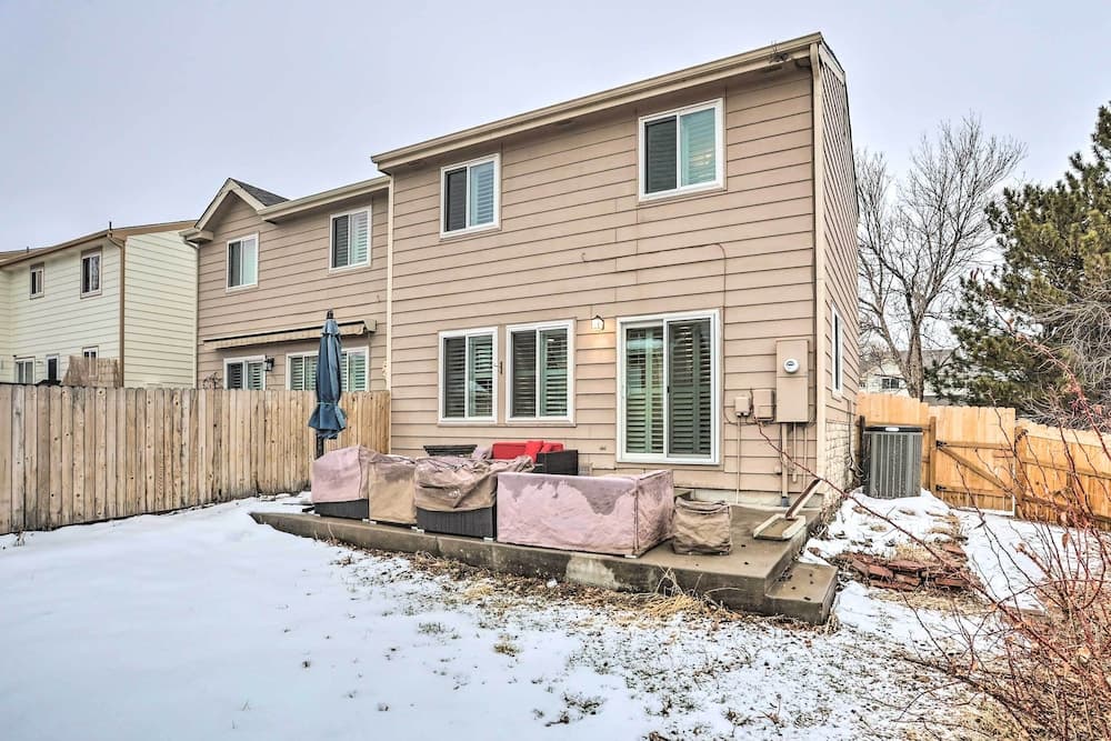 13 Mi to Dtwn Denver: Northglenn Townhome w/ Patio