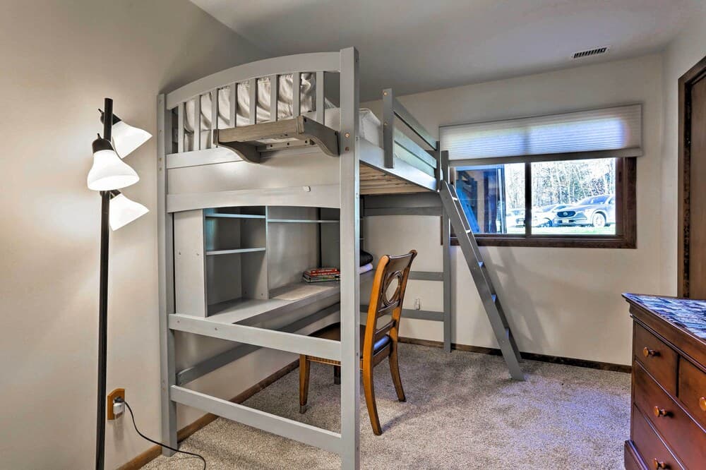 Vernon Township Condo Near Golfing + Skiing!