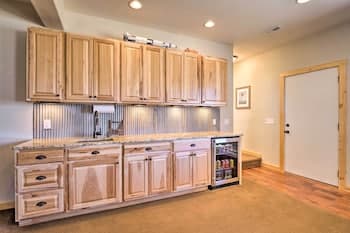 Family-friendly Jefferson Cabin w/ Fire Pit!