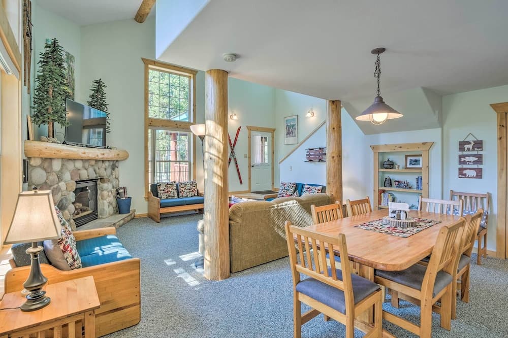 6 Mi to Turquoise Lake: Retreat w/ Covered Deck!