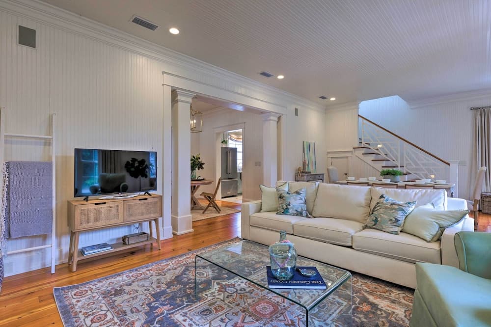 Luxe Fairhope Home w/ Covered Patio: Walk to Bay