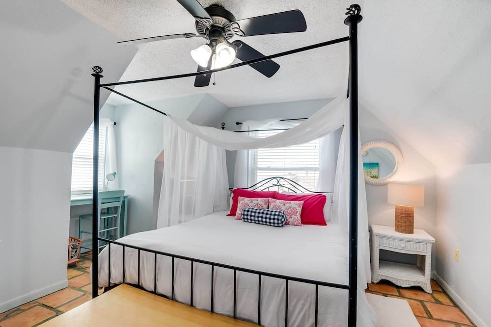 Surfside Beach Home w/ Deck, Views & Beach Access!