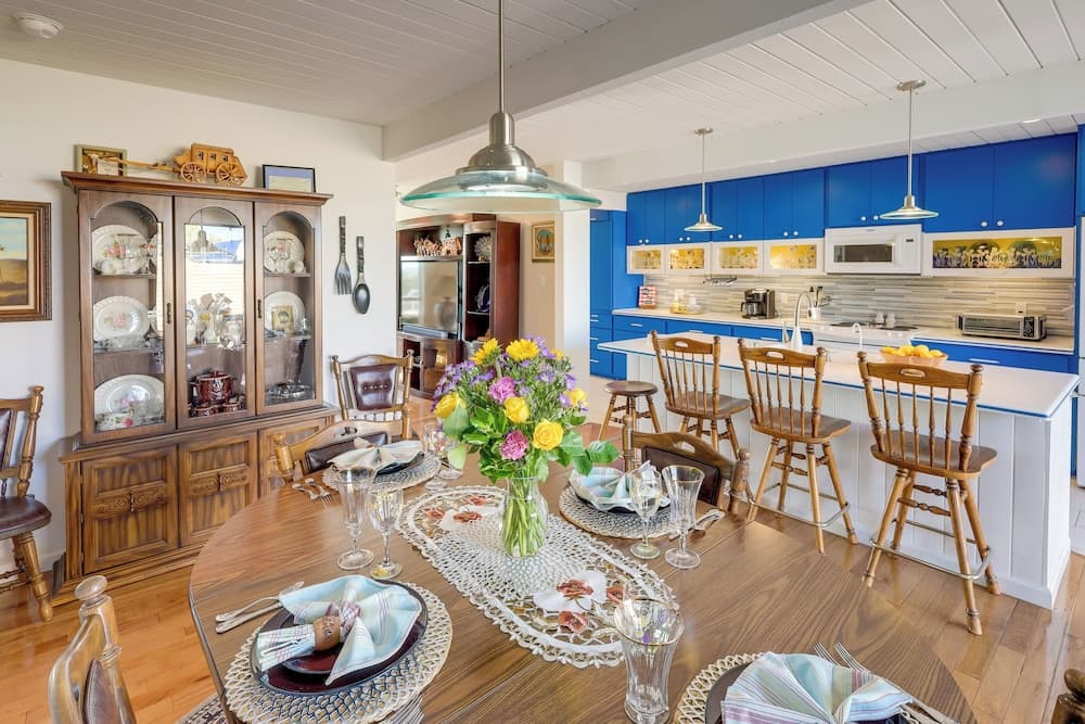 Home w/ Views & Fire Pit, 10 Mi to Aztec Ruins!