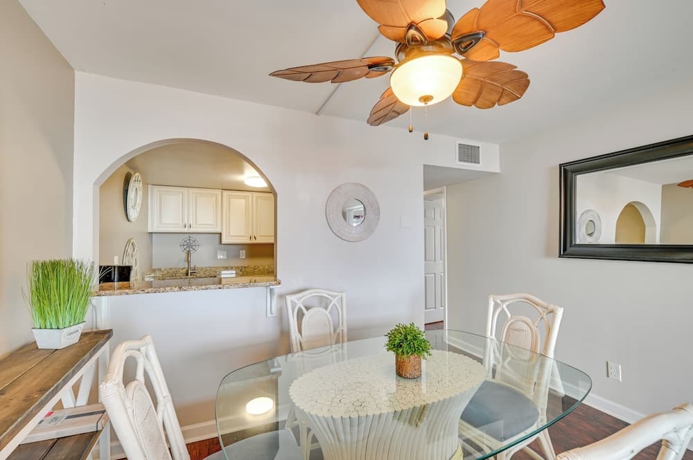 Walk to Family Kingdom, Ocean: Myrtle Beach Condo!