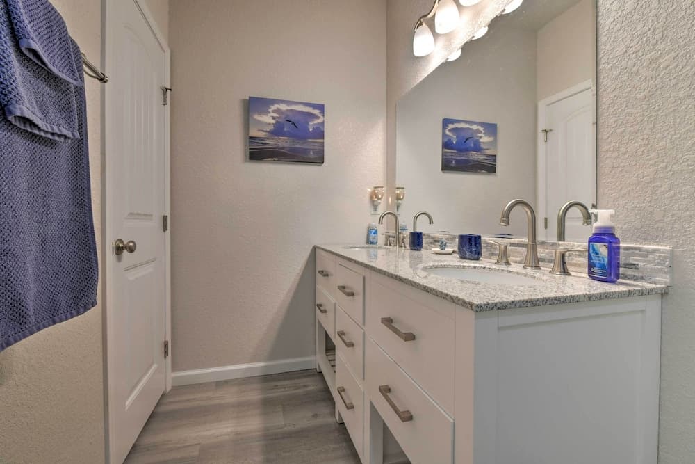 'sea Shell Chalet': Oceanfront Surfside Beach Gem