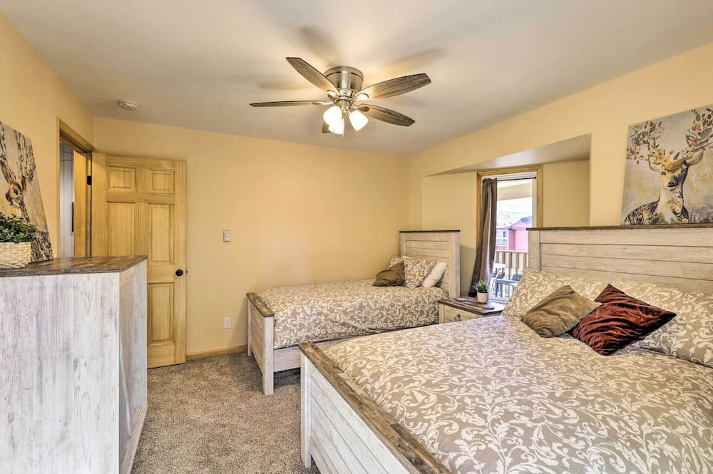 Cozy Winter Park Condo, Walk to Ski Shuttle!