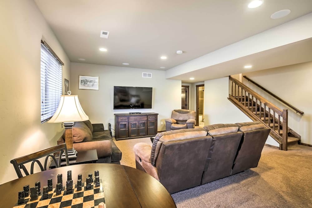 Patio, Fire Pit, & Ski Mountain View: Granby Home