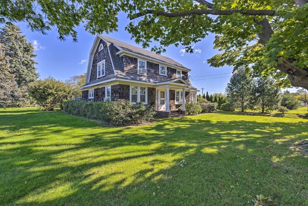 Near Wineries: Historic North Fork Farmhouse!