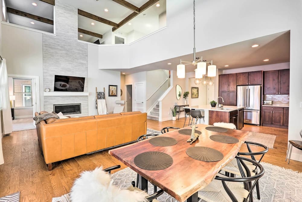 Hike & Ski: Stunning Home w/ Hot Tub in Granby!